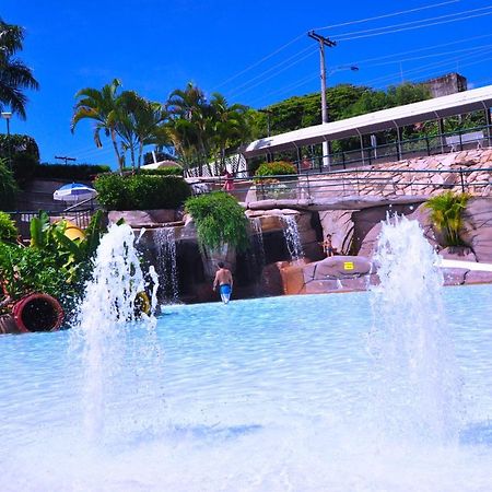 Diroma Resort Com Um Dia No Acqua Park Caldas Novas Εξωτερικό φωτογραφία
