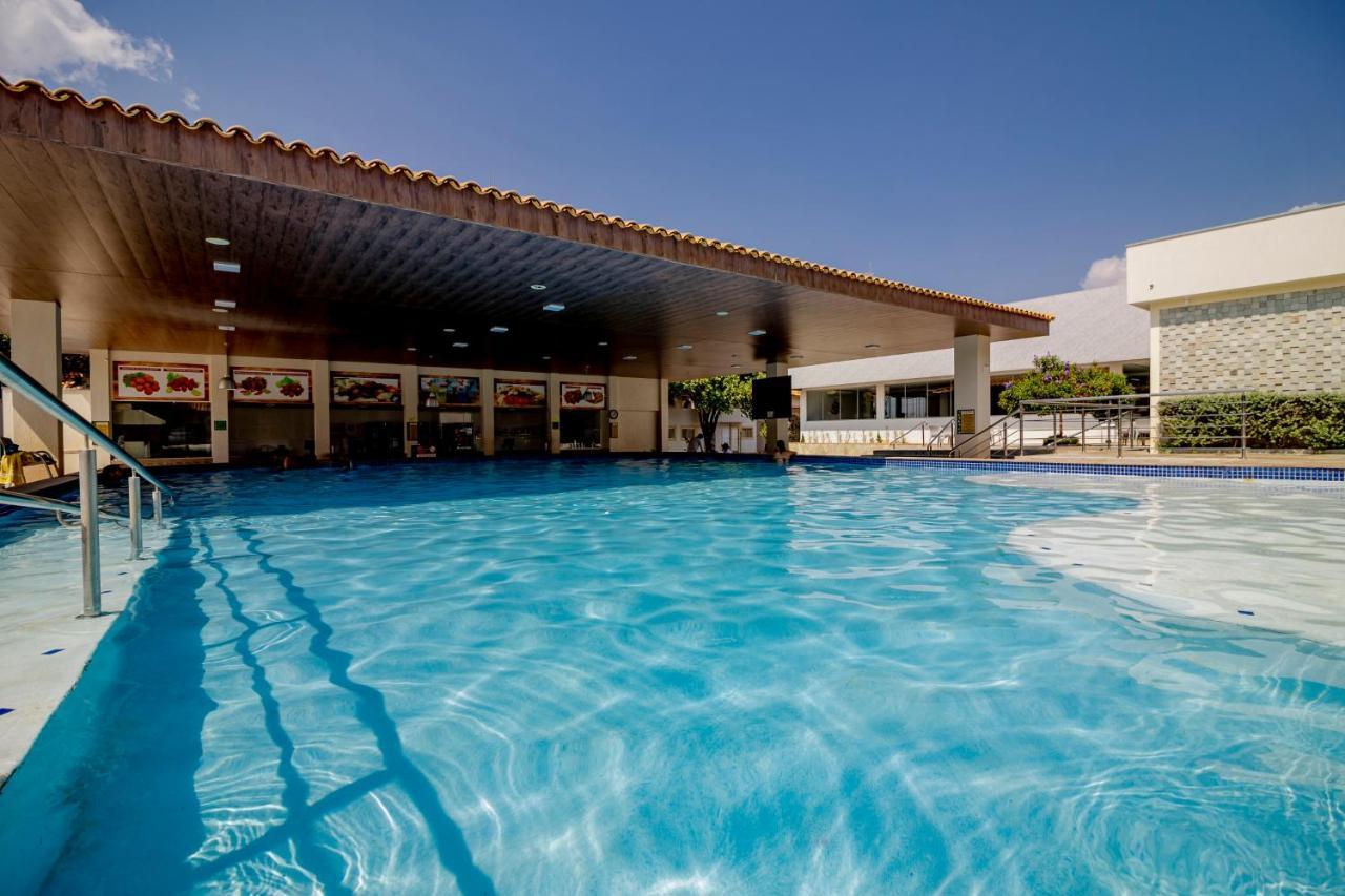 Diroma Resort Com Um Dia No Acqua Park Caldas Novas Εξωτερικό φωτογραφία