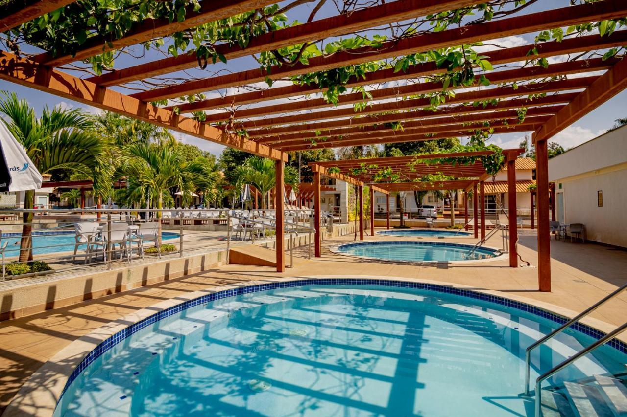 Diroma Resort Com Um Dia No Acqua Park Caldas Novas Εξωτερικό φωτογραφία
