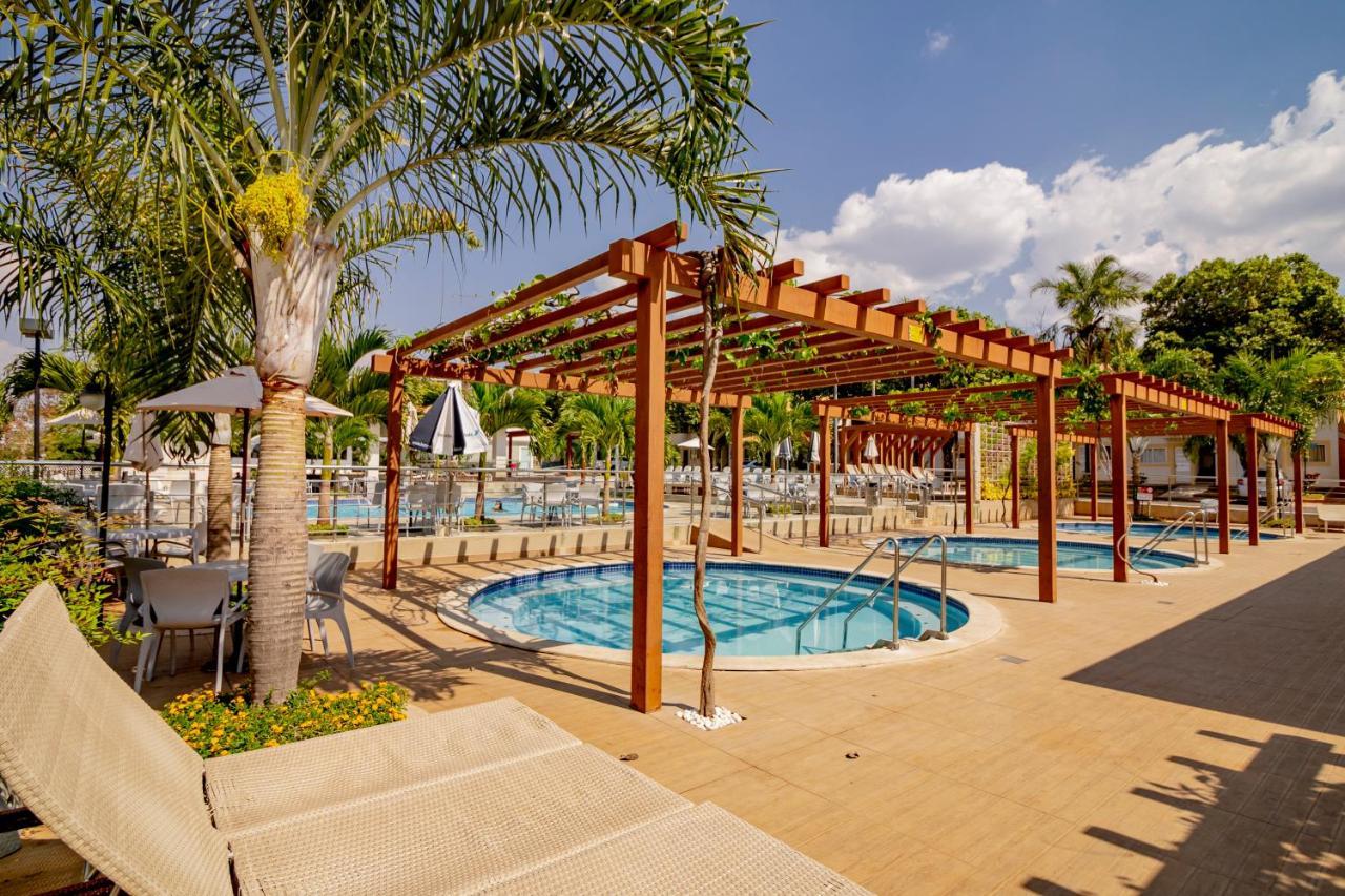 Diroma Resort Com Um Dia No Acqua Park Caldas Novas Εξωτερικό φωτογραφία