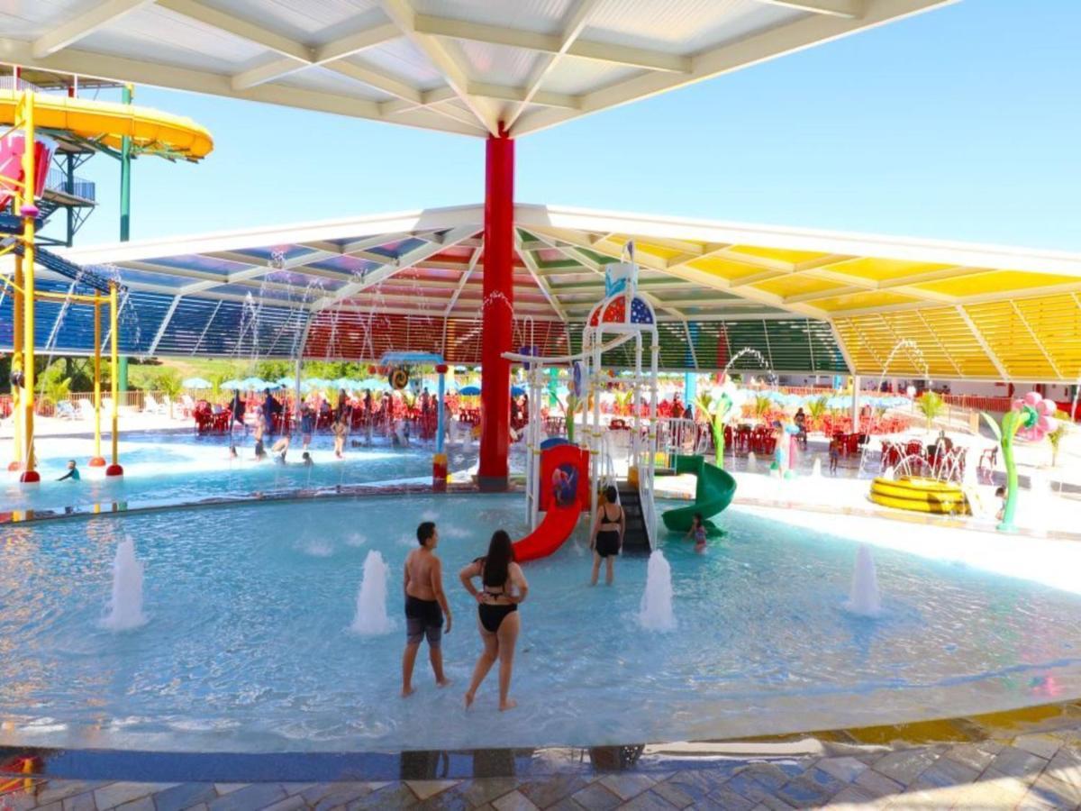 Diroma Resort Com Um Dia No Acqua Park Caldas Novas Εξωτερικό φωτογραφία